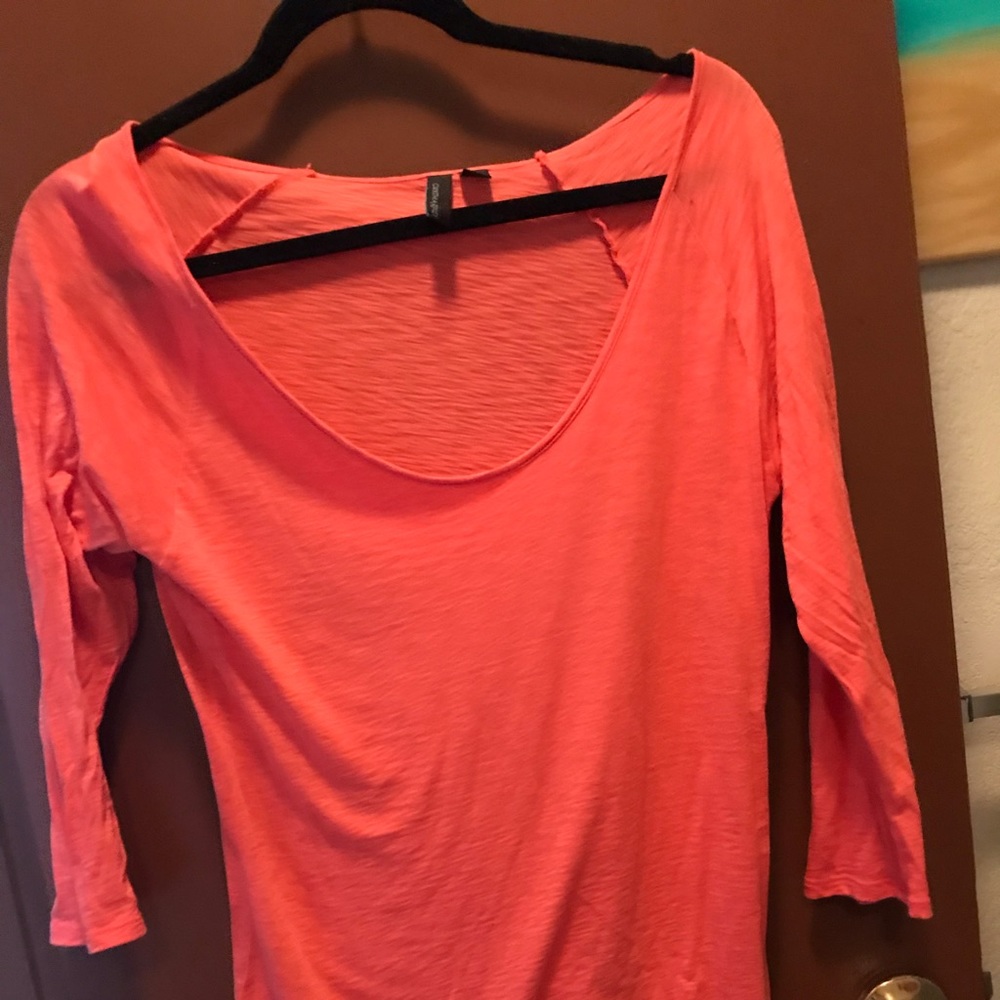 Scoop neck long sleeve